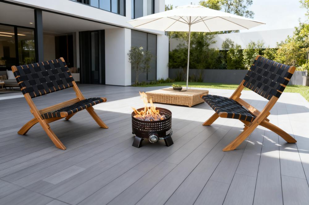 Foldable Woven Outdoor/Indoor Lounge Chair